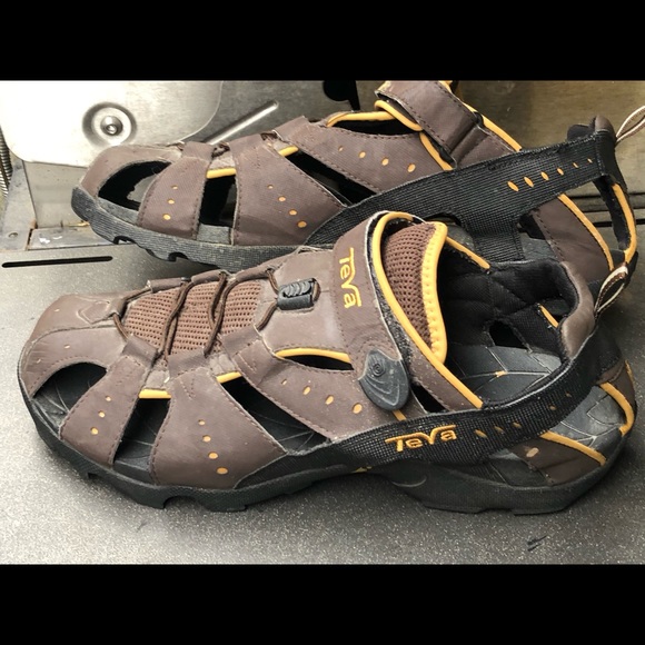 Teva Forebay Closed Toe Fisherman Sandals, Size 12